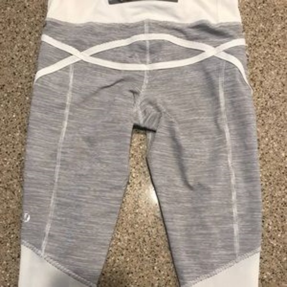 lululemon athletica Pants - Lululemon Cropped Leggings Size 2